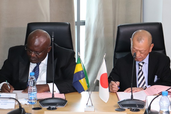 Facilitation des investissements : au Gabon, des japonais signent deux accords avec l’ANPI et le patronat