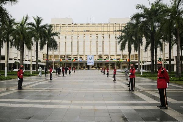 Présidentielle 2023 : voici les 14 candidats qui convoitent le Palais du bord de mer