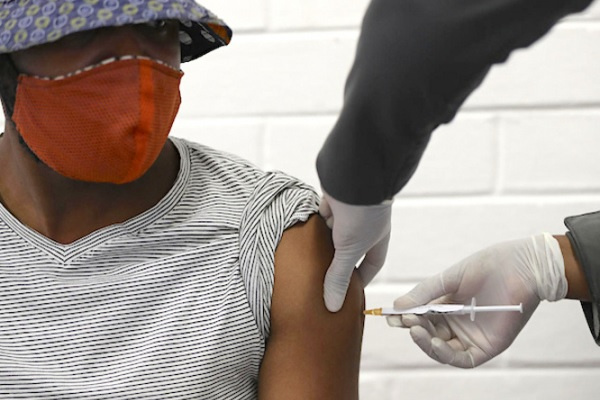 Covid-19 : le Gabon élargit la campagne de vaccination aux 6 provinces restantes du pays