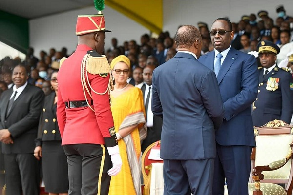 Fête nationale du Gabon : Macky Sall et Patricia Scotland présents à la parade militaire