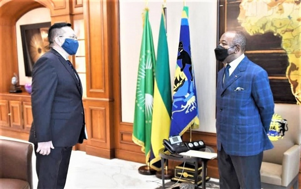 Diplomatie : l’ambassadeur Russe reçu en audience par Ali Bongo