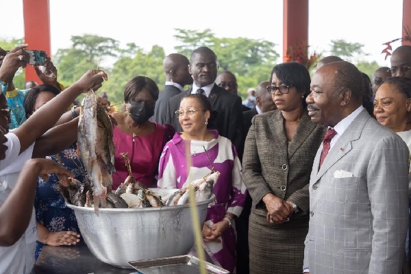 Lutte contre le chômage : Ali Bongo inaugure le Centre d’appui à la pêche artisanale de Mouila