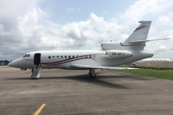 Le personnel d’Afrijet, la principale compagnie aérienne du Gabon, manifeste à Libreville