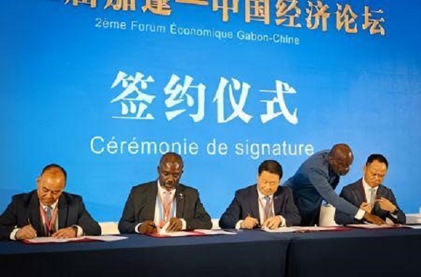 Des firmes chinoises s’engagent à investir 242 milliards FCFA pour développer des projets miniers au Gabon