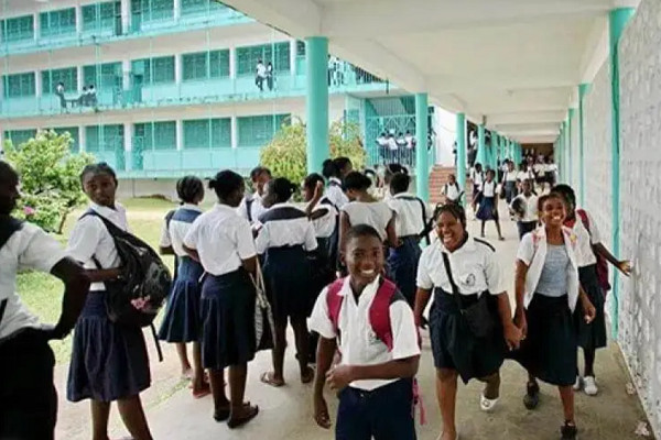 Éducation : le Gabon limite les frais d’APE à 2000 FCFA dans le public et 5000 FCFA/parent dans le privé