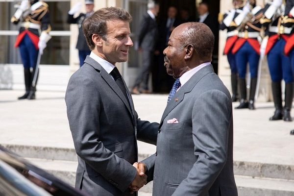 Diplomatie : Ali Bongo Ondimba et Emmanuel Macron discutent du climat à Paris