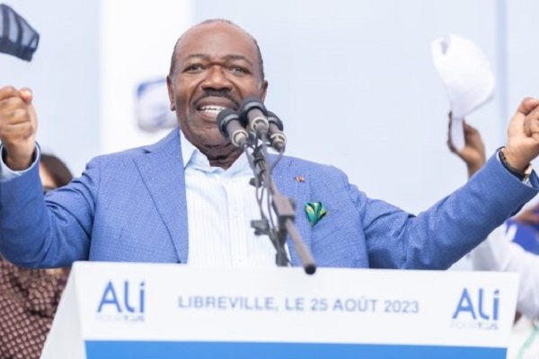 Ali Bongo appelle à voter pour les trois élections et à ne pas céder à l’appel au boycott