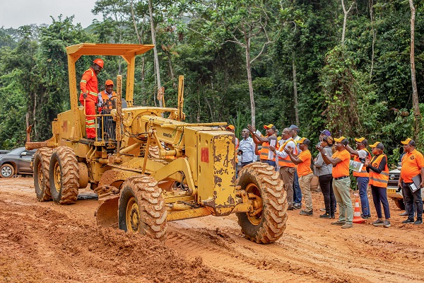 L’entreprise française Colas engage la réhabilitation de la route Kougouleu - Medouneu sur 40 km