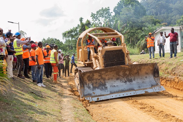 Le ministère des Travaux publics engage la réhabilitation de 208 km de routes en terre dans le Woleu Ntem