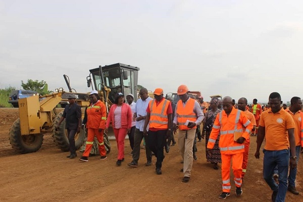 BTP : lancement des travaux de réhabilitation de la route Tchibinda-Moulengui Bindza, longue de 127 km