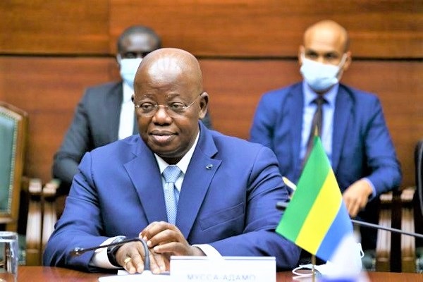 Ambassade du Gabon en Italie : Michael Moussa Adamo exhorte le personnel à « vendre la destination Gabon »