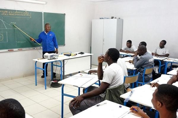 Le Gabon recrute un consultant pour former 60 enseignants en hydrocarbure, métallurgie, BTP, pêche…