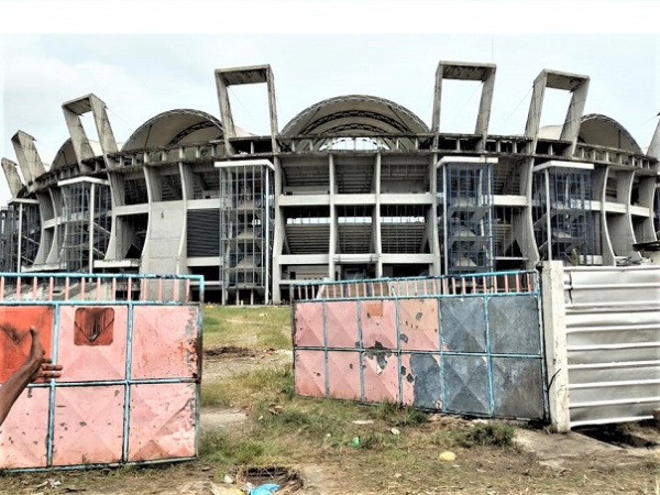 Le Gabon lance la sécurisation du chantier du stade Omar Bongo à l&#039;abandon depuis 2016